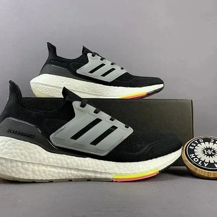 Aididas ULTRA BOOST