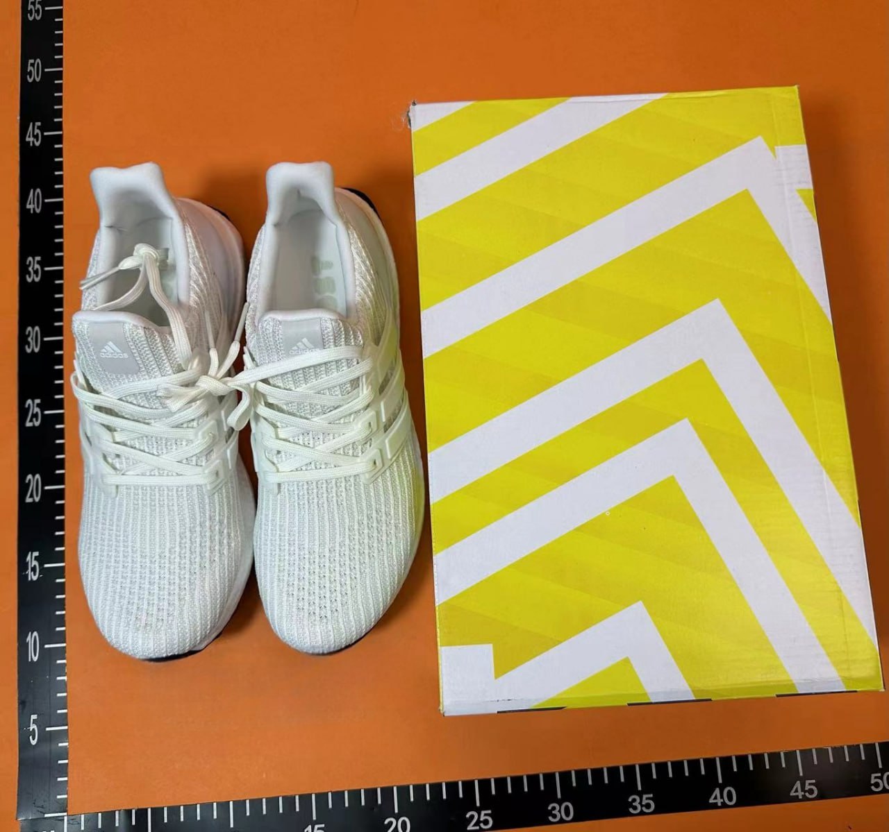 Aididas ULTRA BOOST -2