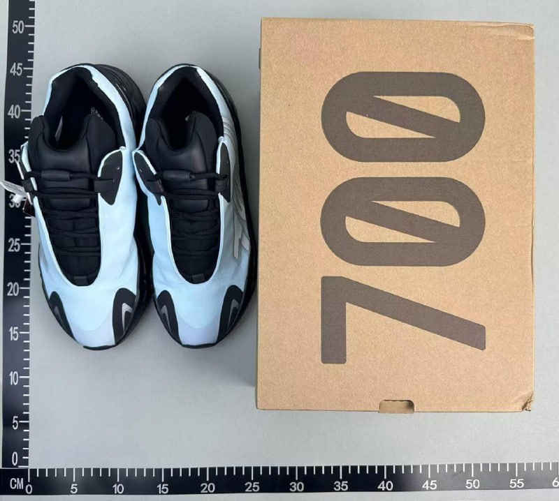 yeezy 700 -3