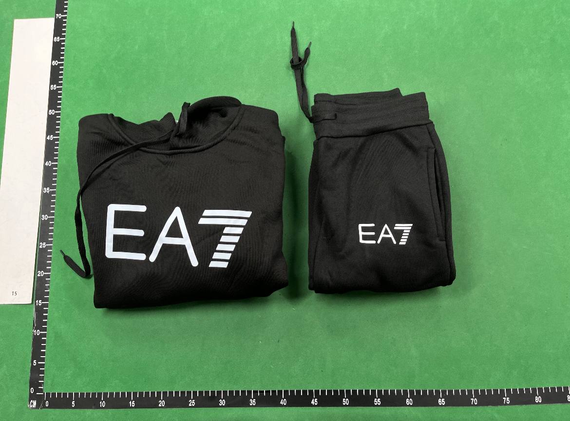 EA7 Suit -4