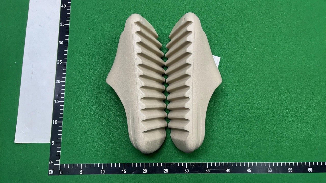  Yeezy Slippers -4