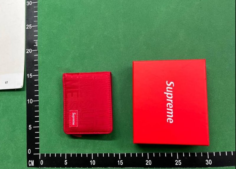Supreme wallet                                                                                               -2
