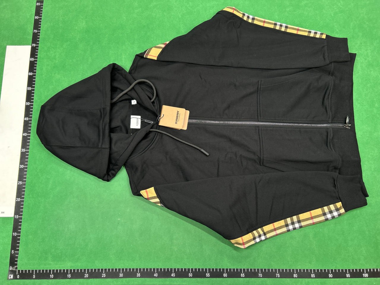 Burberry Hoodie(+25 color）                                                                                               Burberry Hoodie(+25 color）                                                      -4