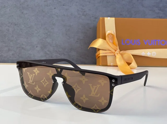  LOUIS VUITTON GLASSES