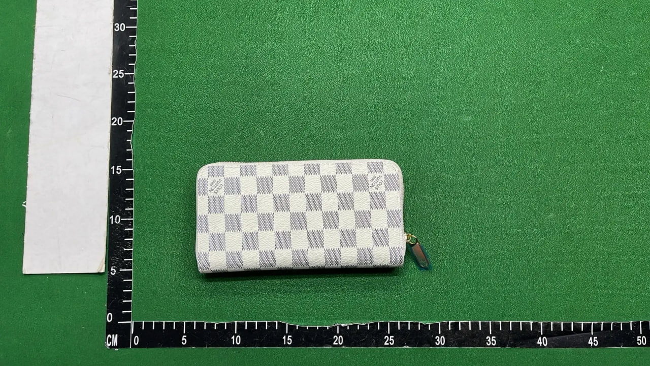  Louis Vuitton Coach Wallet -2