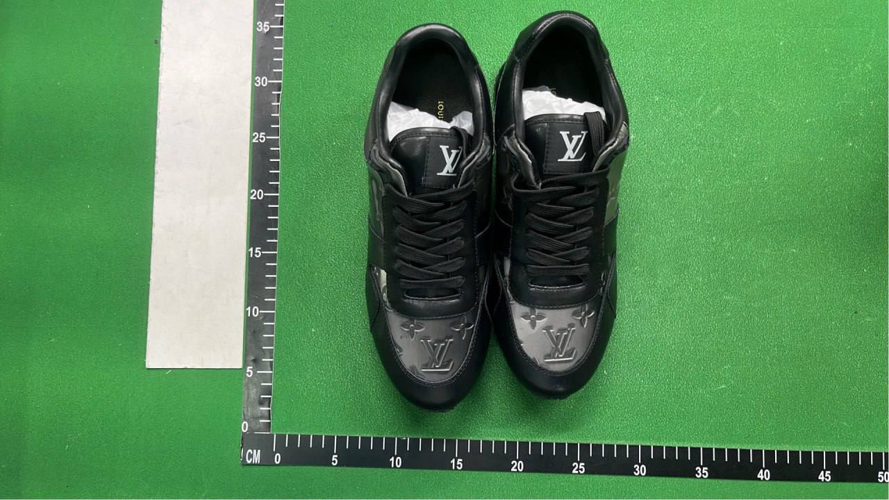 LOUIS VUITTON Run Away Shoes -3