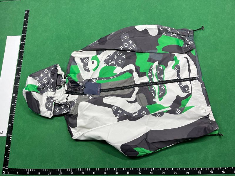 Luis Vuitton Windbreaker -2