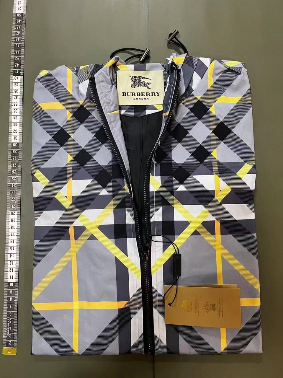 BURBERRY WINDBREAKER -4