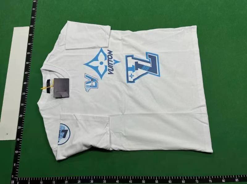 Louis Vuitton T-shirt  (40 CP) -4