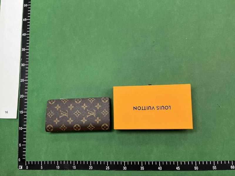  Louis Vuitton /Gucci wallet  -2