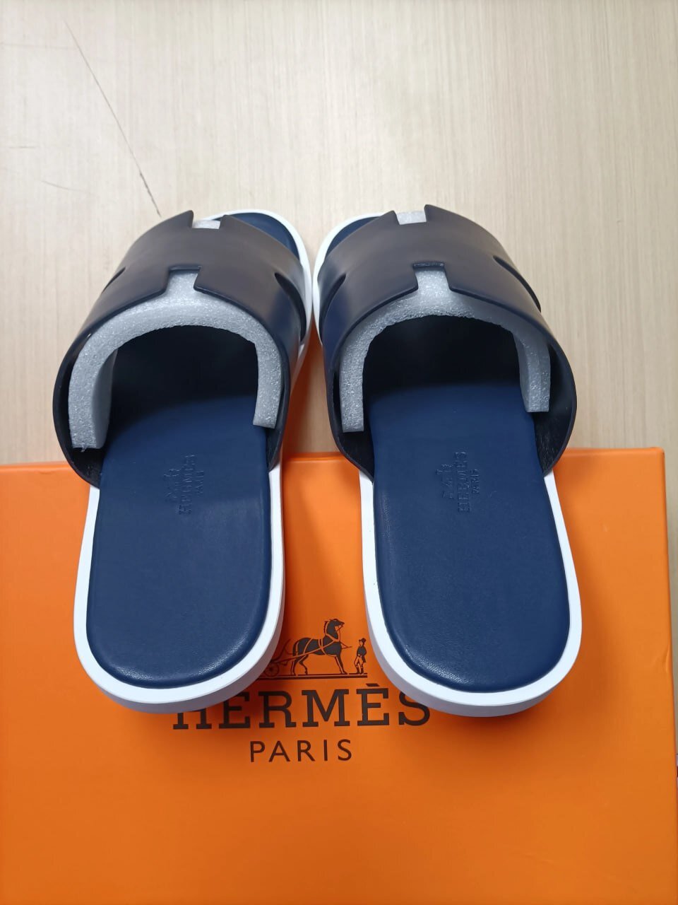 Hermes slippers1 -3