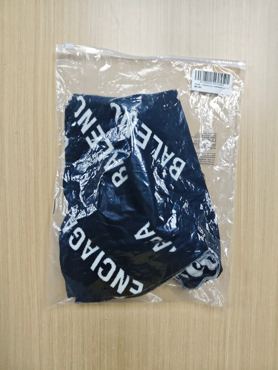  Balenciaga scarf -2