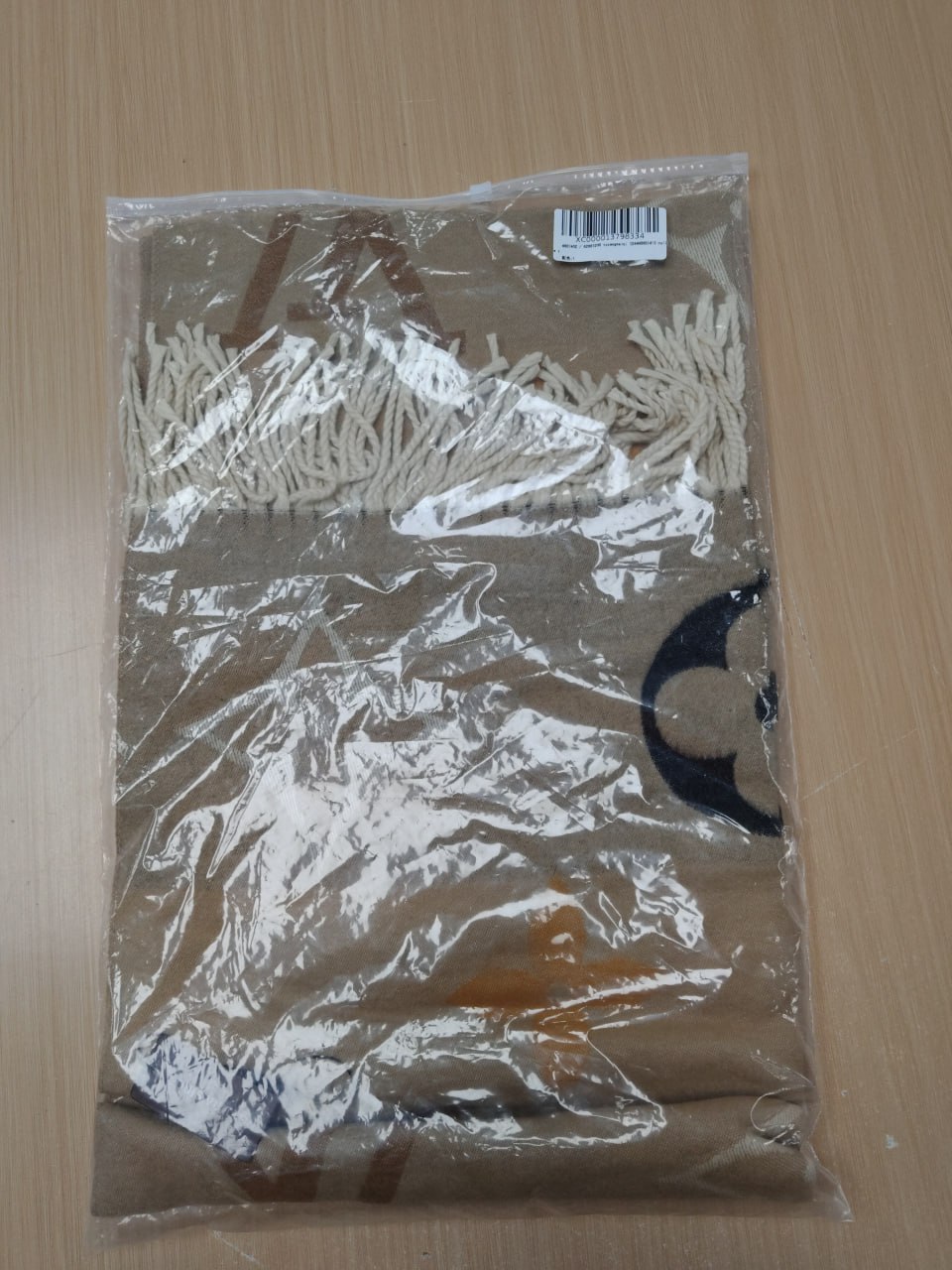 LV shawl -3