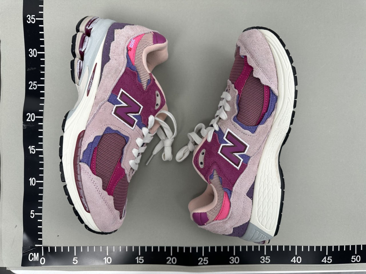New Balance 2002R -3