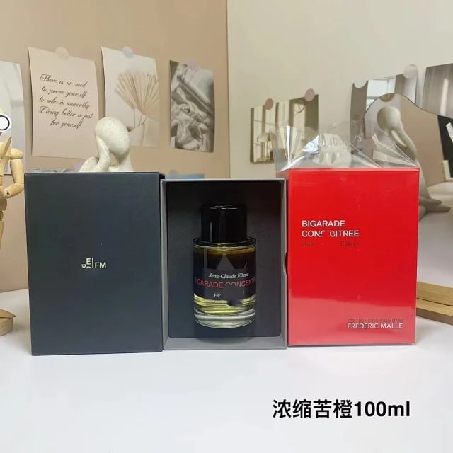 Portrait Mrs perfume -4