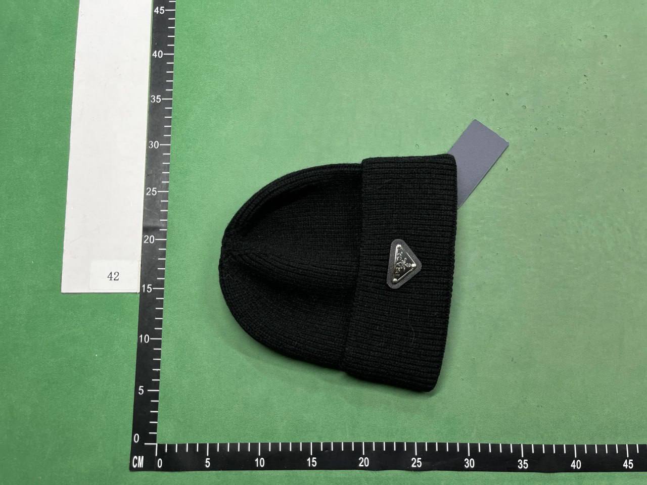 prada Knitted hat -2