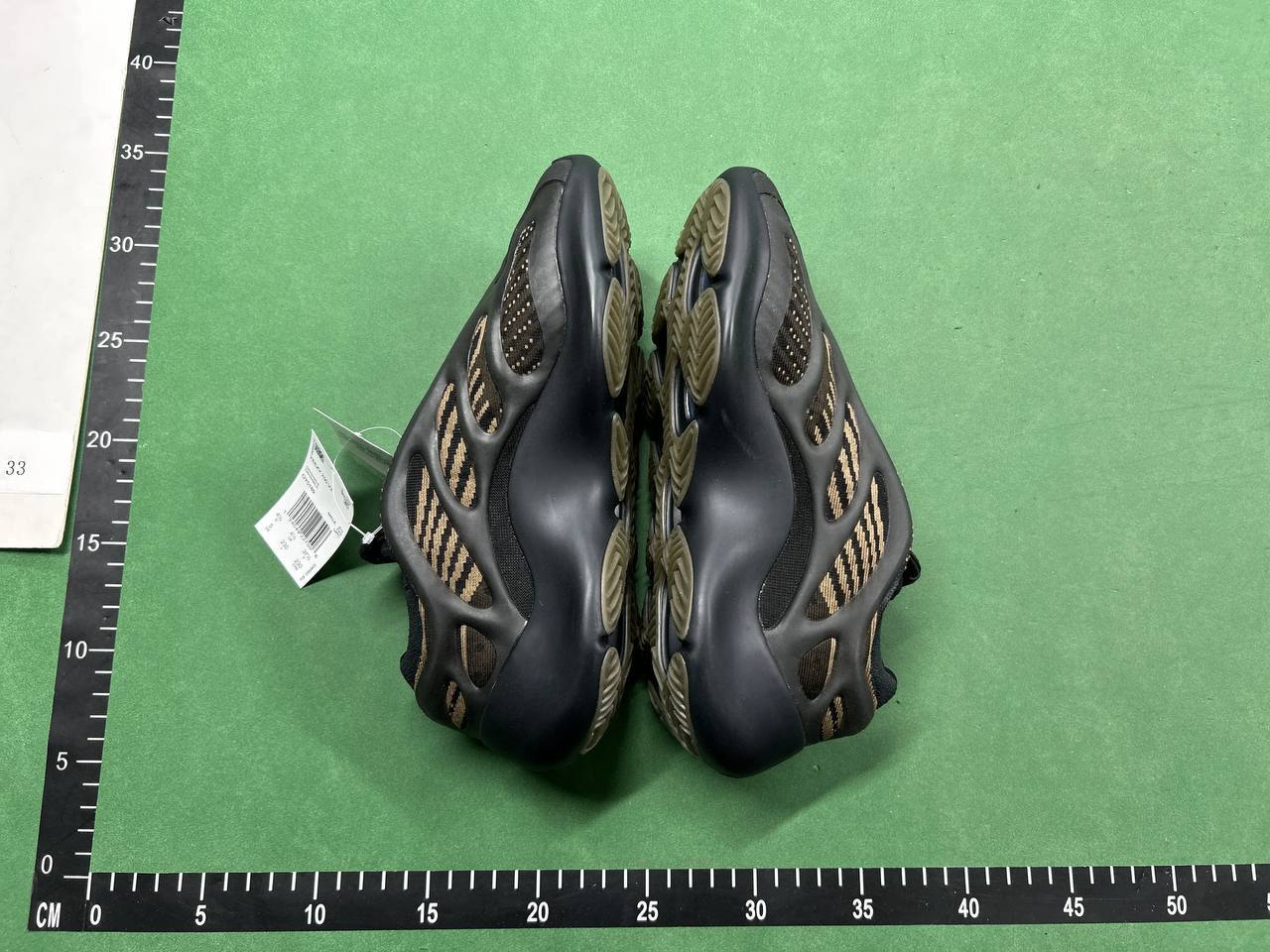 Adidas Yeezy 700 V3 -3
