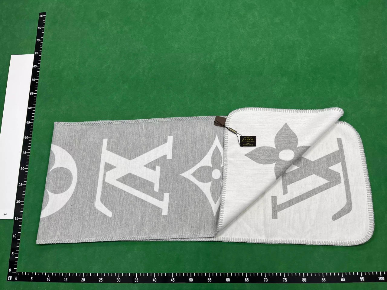 BurberryLV Scarf -2