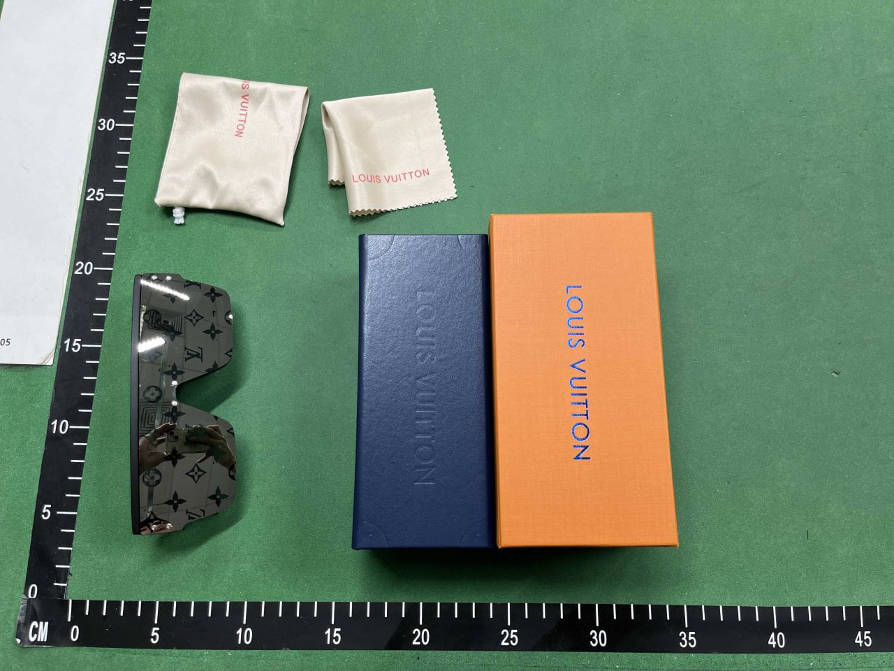 Vuitton Burberry sunglasses -4