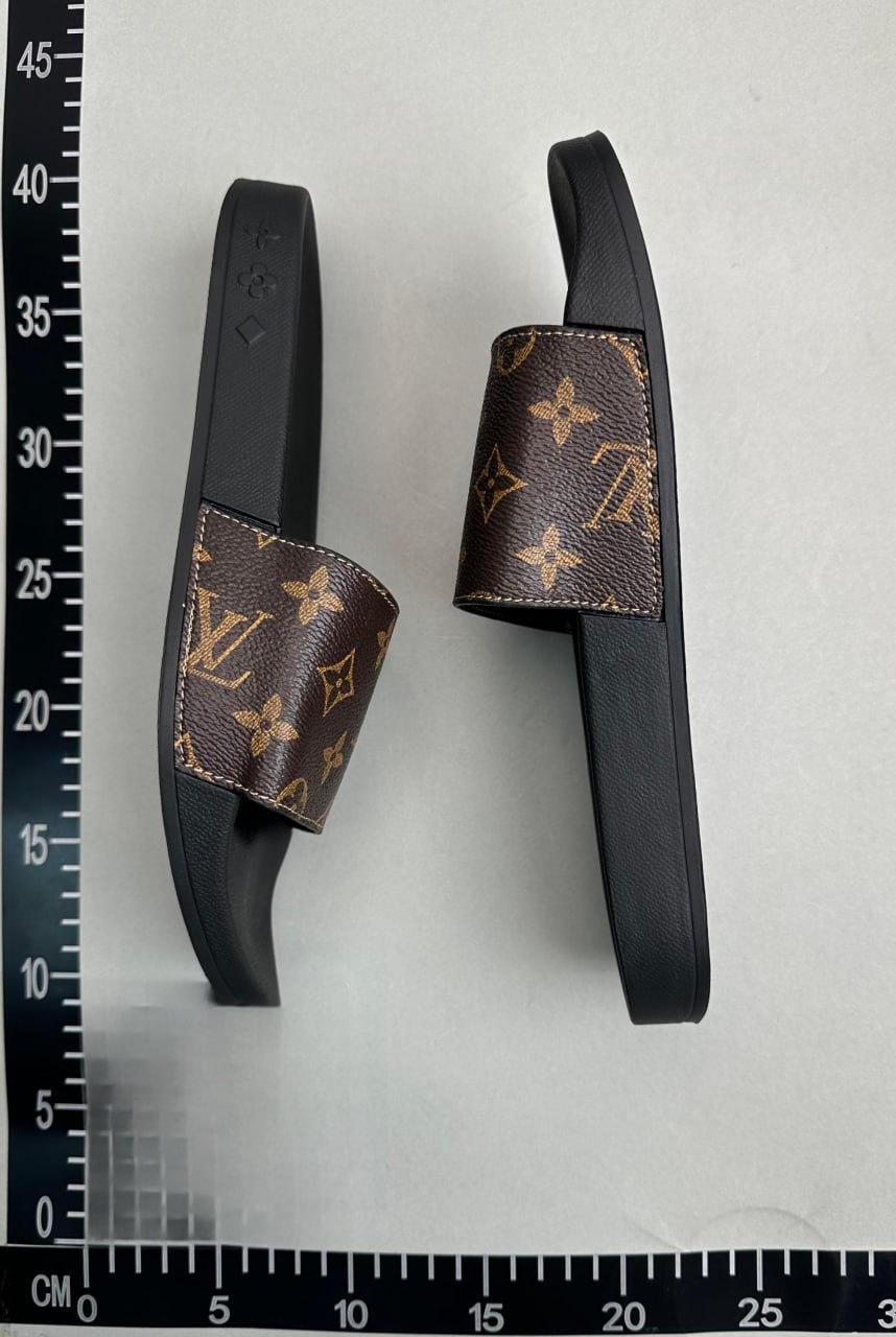 LV Slippers -3