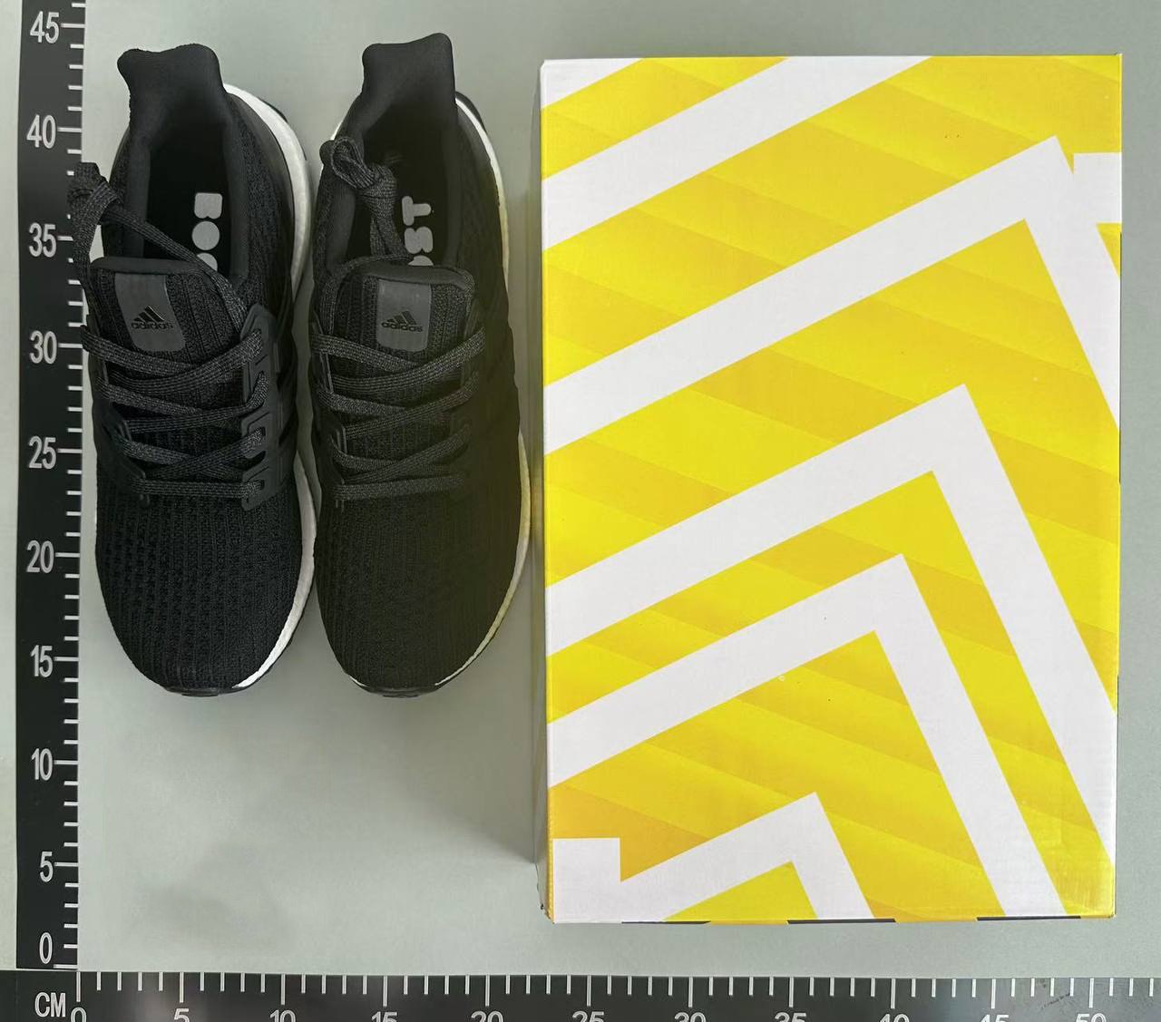 ADIDAS ULTRABOOST -4