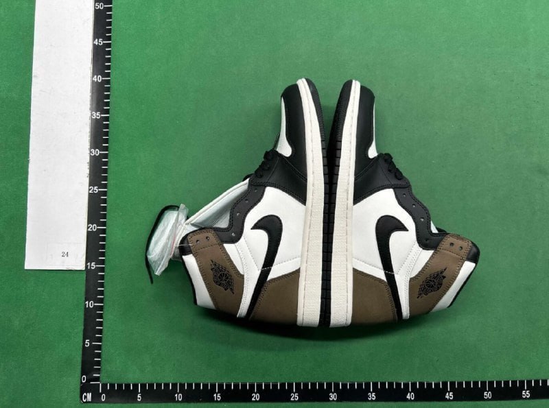 JORDAN  1   TRAVIS   SCOTT -3