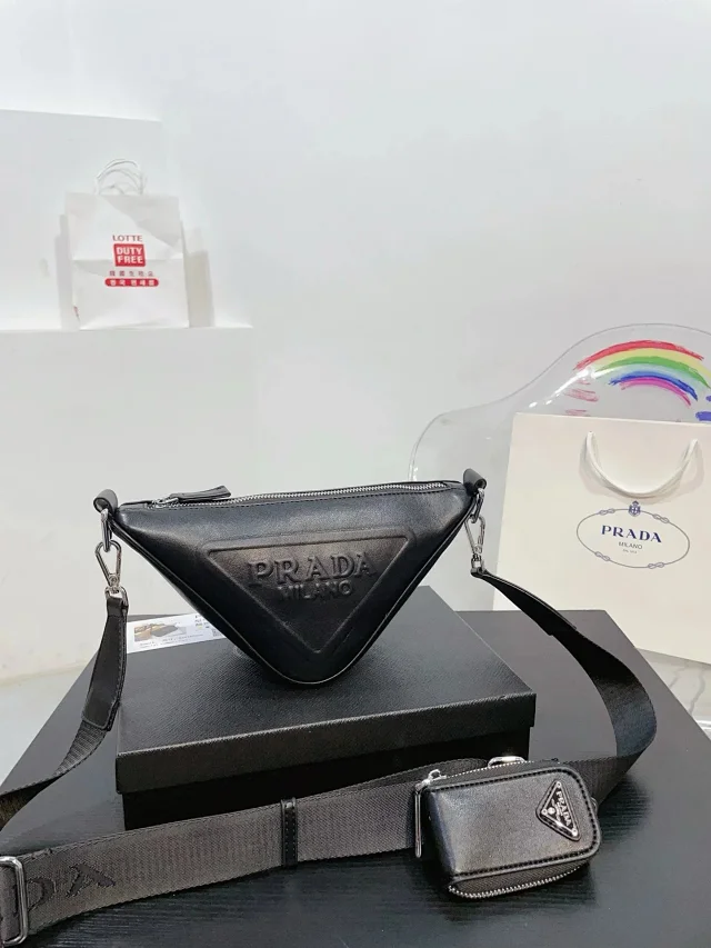 PRADA BAG1 -3