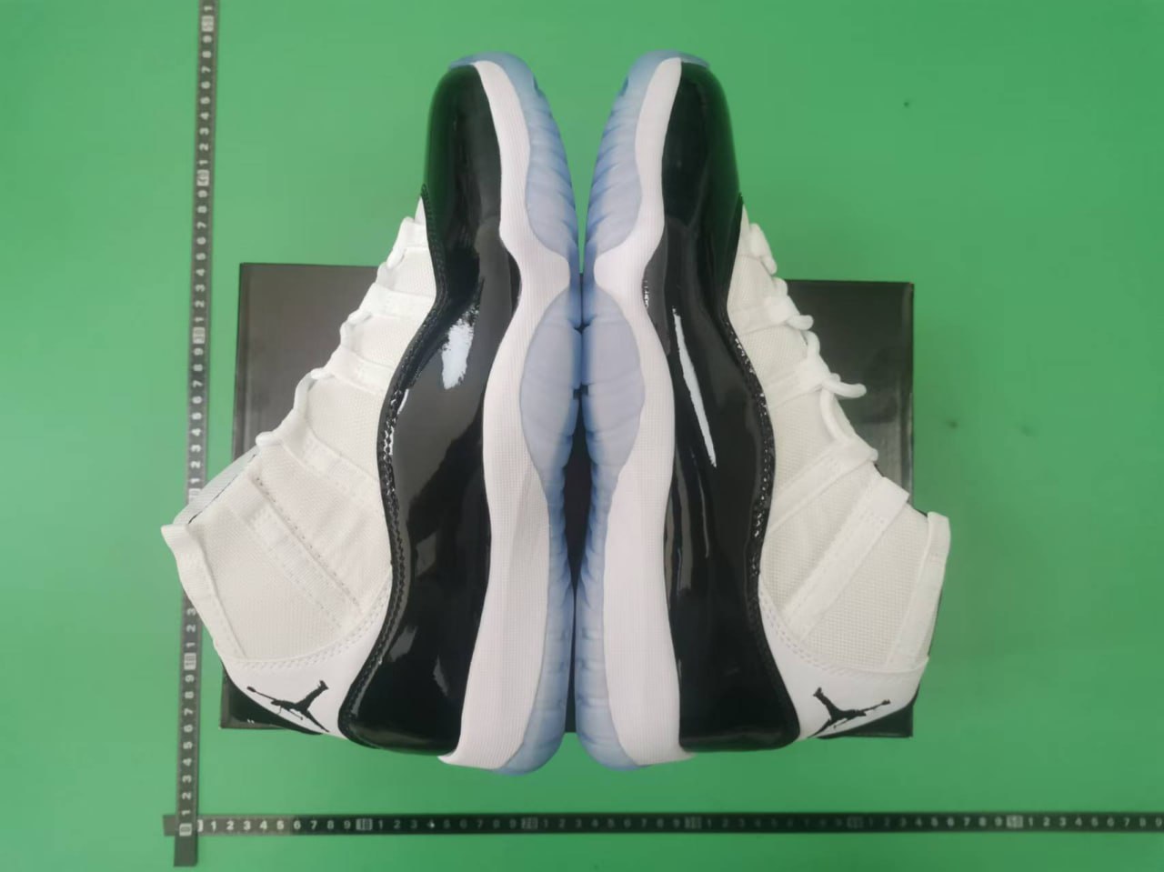 TOP JORDAN 11 -4