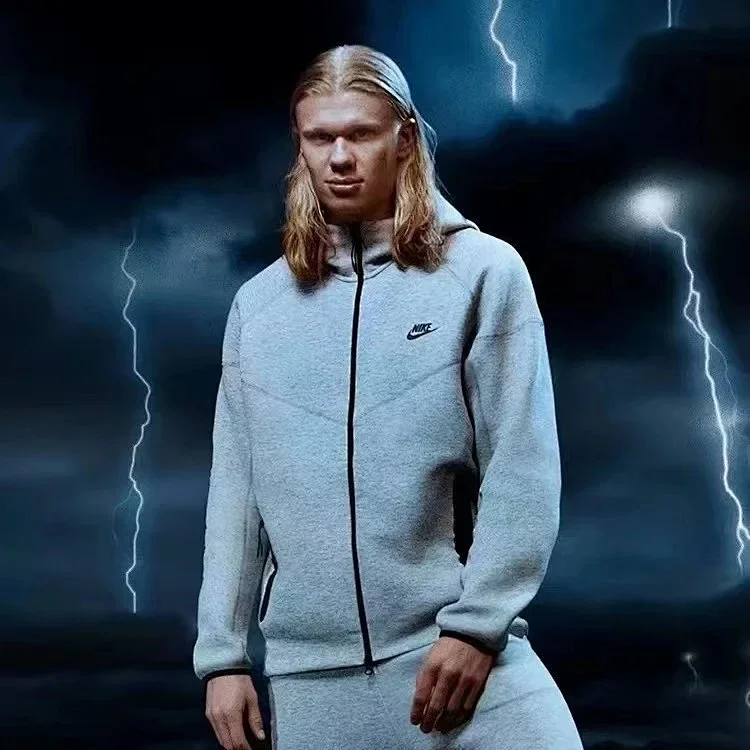  Nike tech1