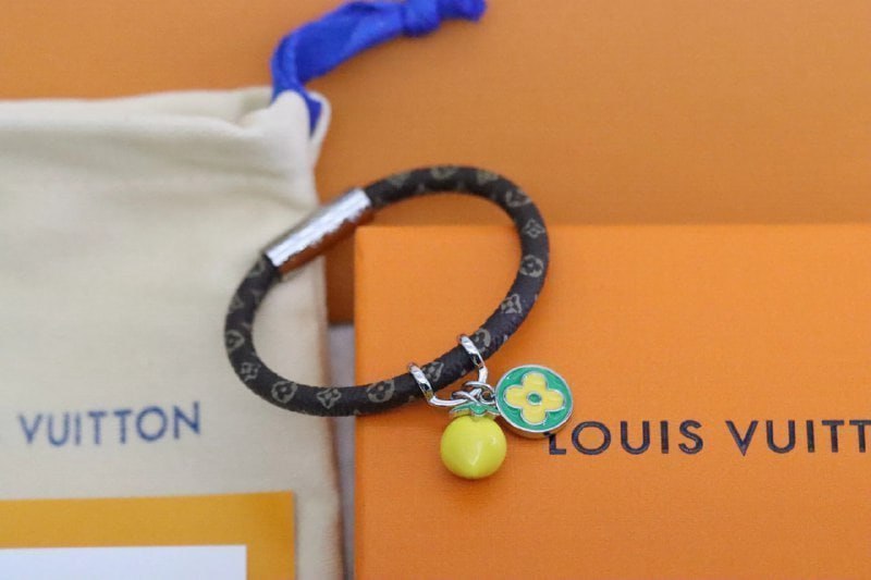 Louis Vuitton Bracelet -3