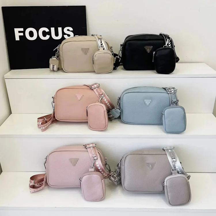  PRADA BAG2