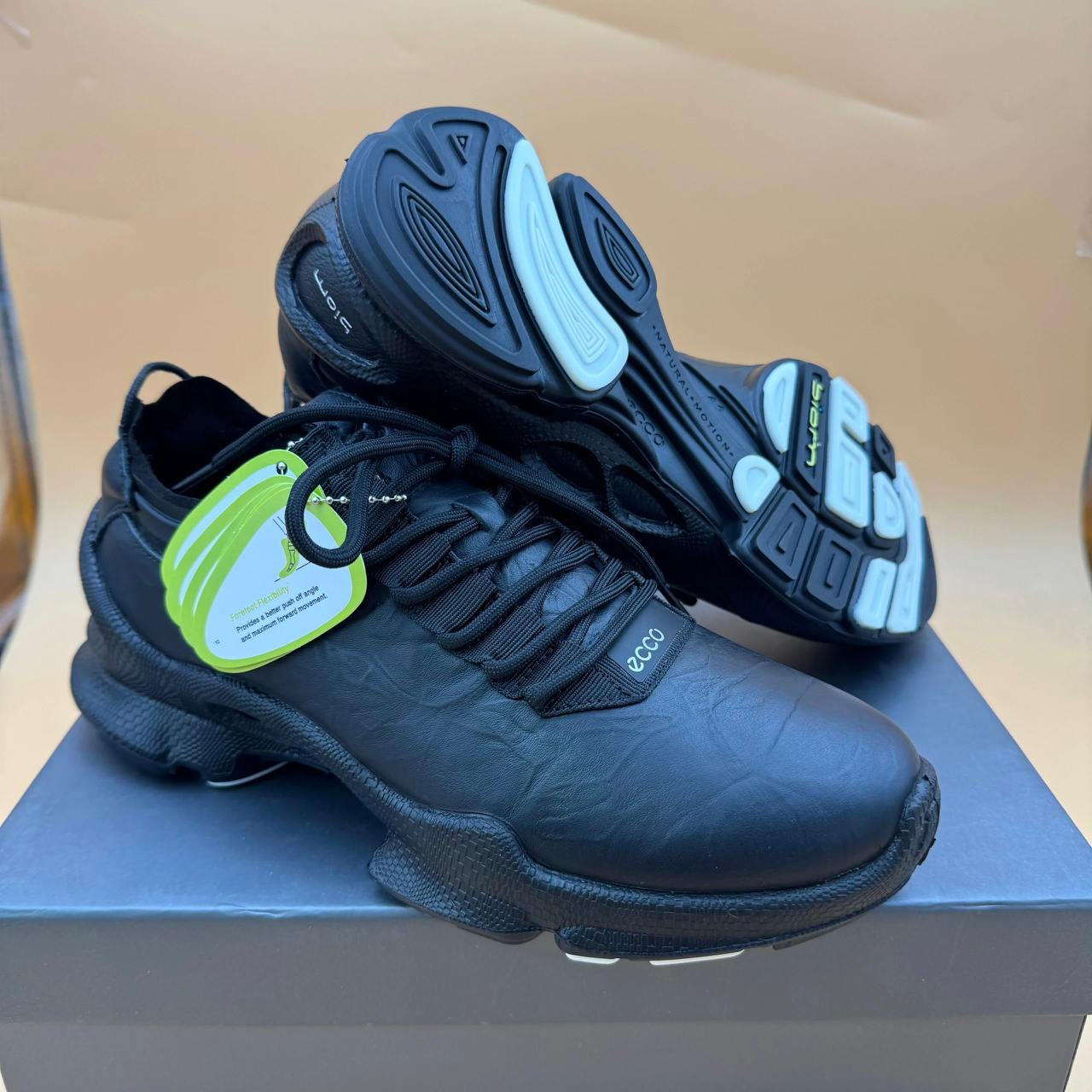  ECCO classic running shoes -2