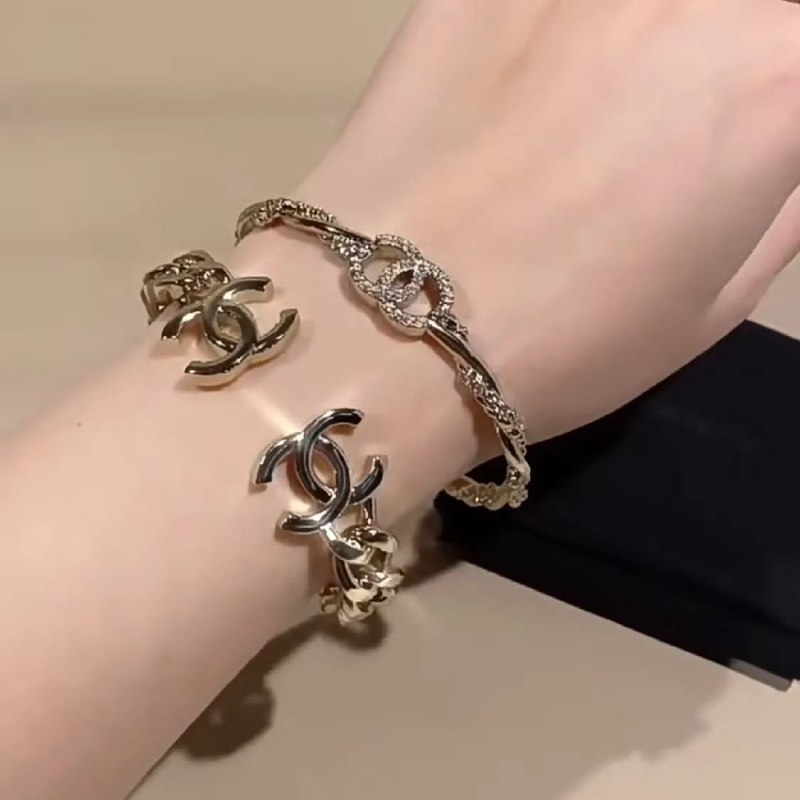  Chanel CC Logo Chain Bracelets [2 styles] -2