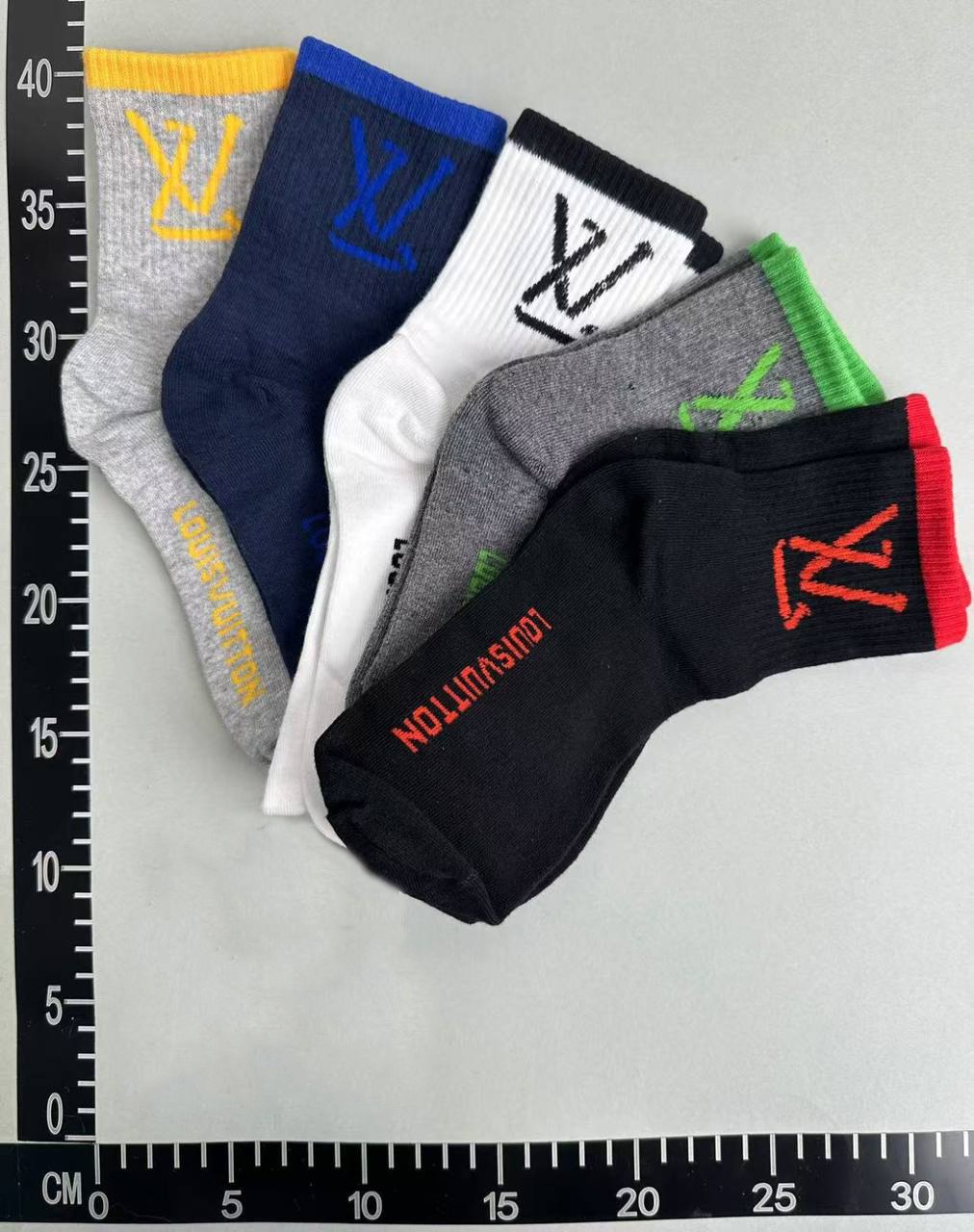 LOUIS VUITTON LV Logo Socks [25 styles] -4