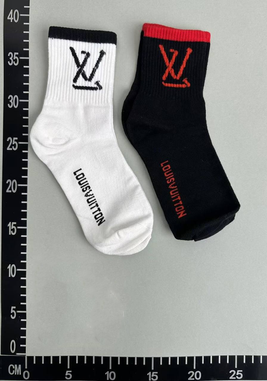 LOUIS VUITTON LV Logo Socks [25 styles] -2