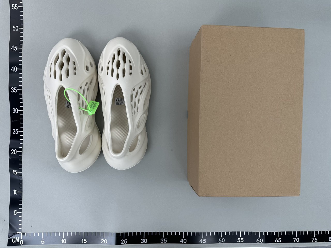  yezzy slipper -2