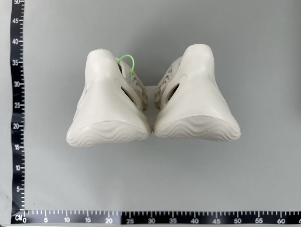  yezzy slipper -4