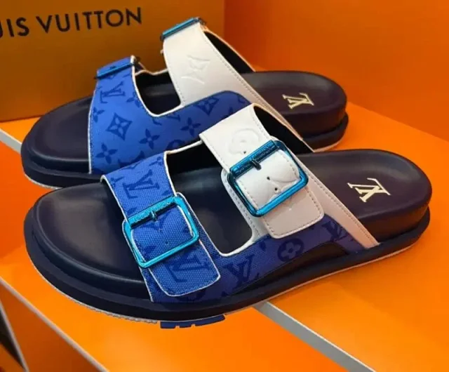  LOUIS VUITTON slippers -4