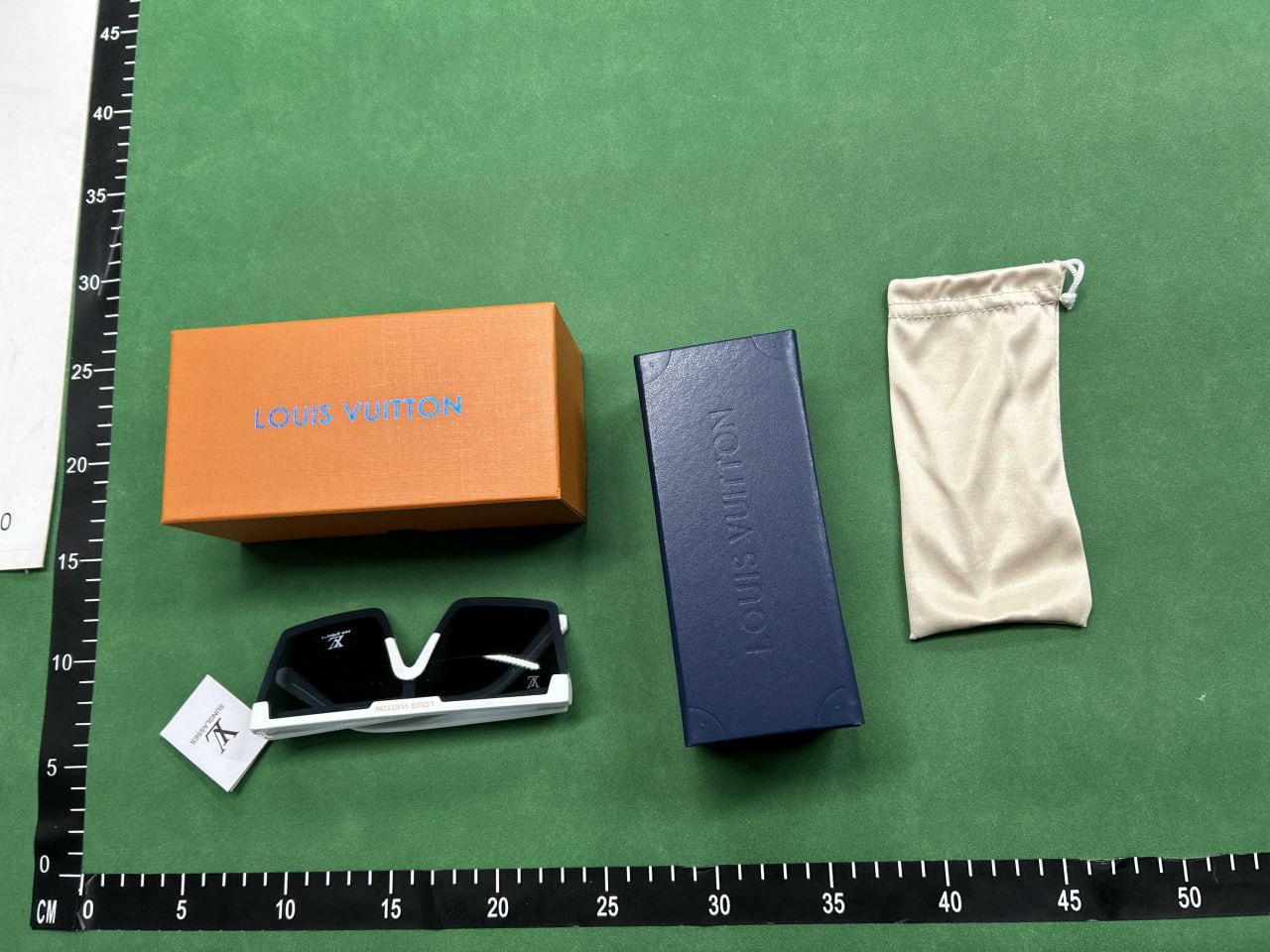  Louis Vuitton Gucci Burberry Prada sunglasses（37 styles) -4