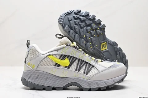 Nike Air Humara QS  -4