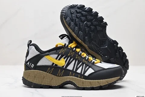 Nike Air Humara QS  -2