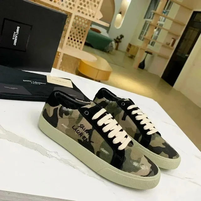 Saint Laurent -2