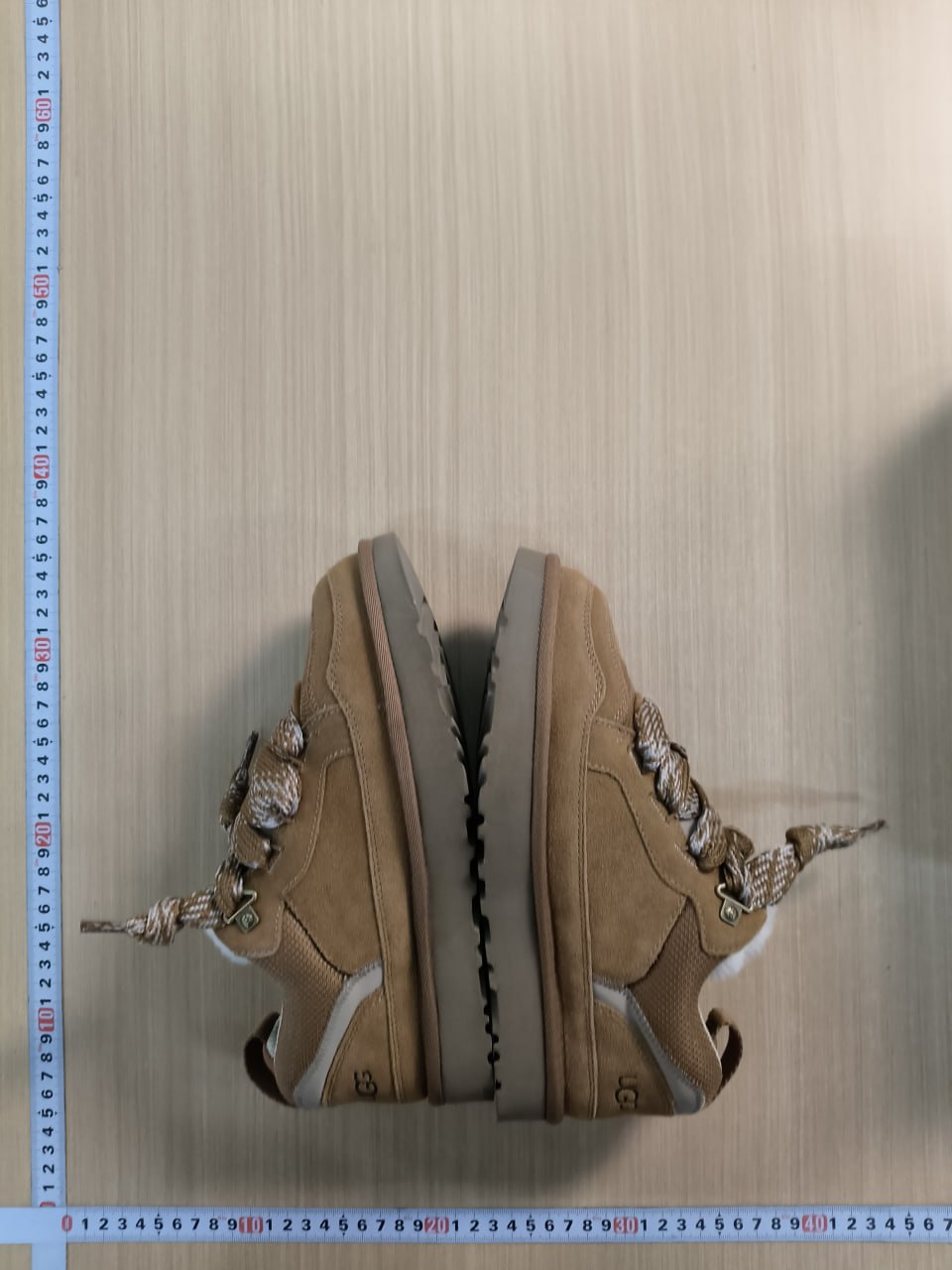 UGG1 -3