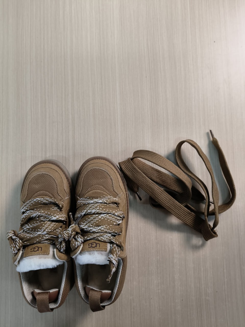  UGG1 -2