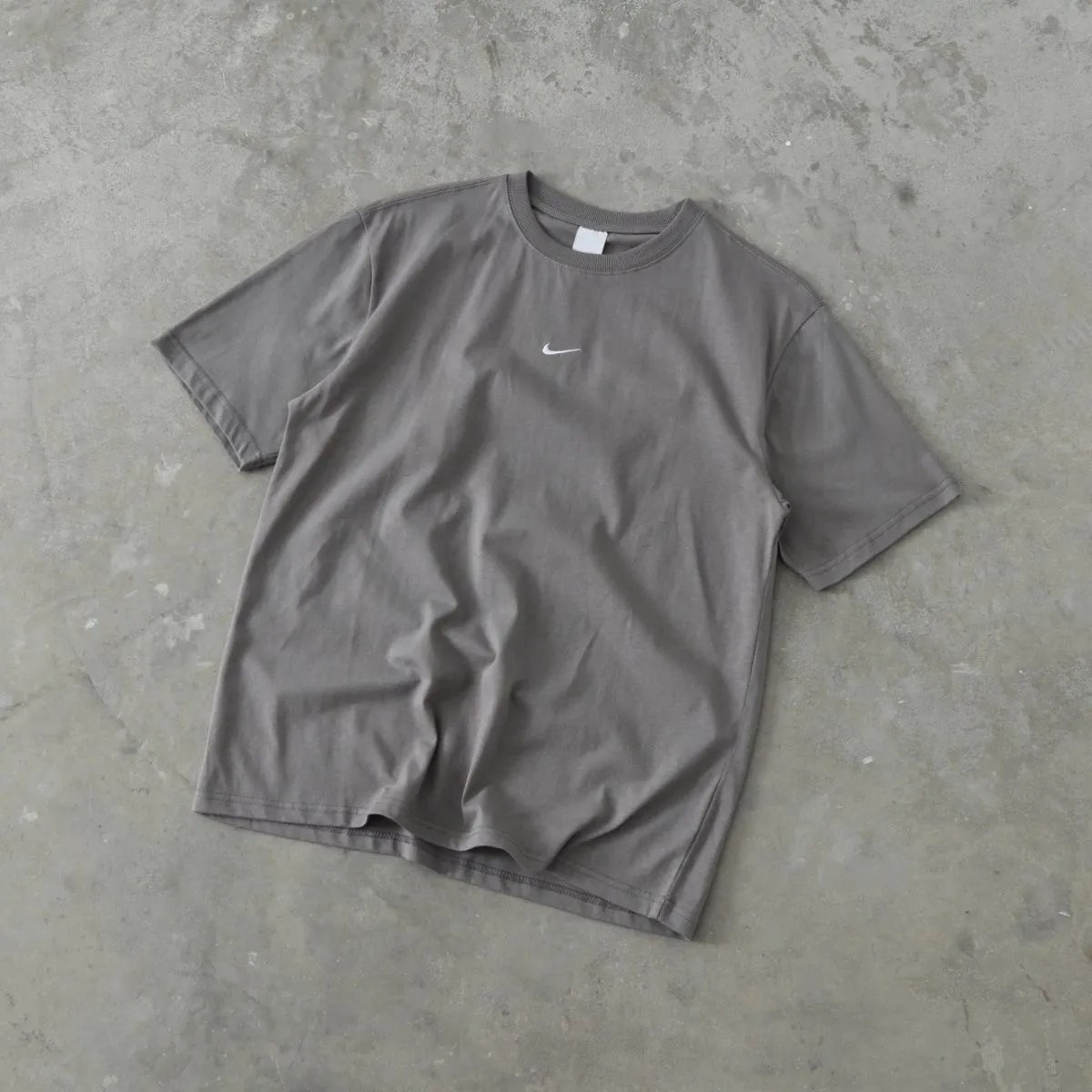 NIKE TEE                          1       -5