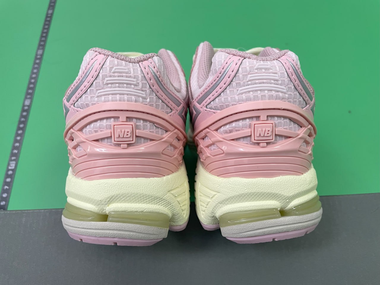 New Balance 19O6D -3