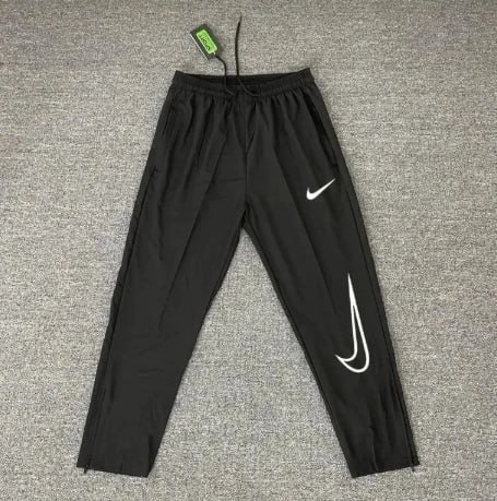  Nike Sportswear -3