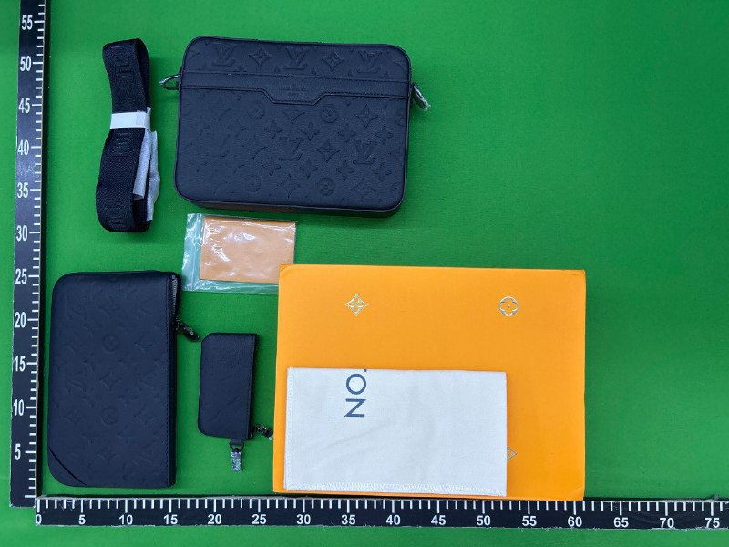  Louis Vuitton Monogram Shadow Shoulder Bag -2