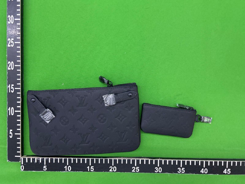  Louis Vuitton Monogram Shadow Shoulder Bag -4