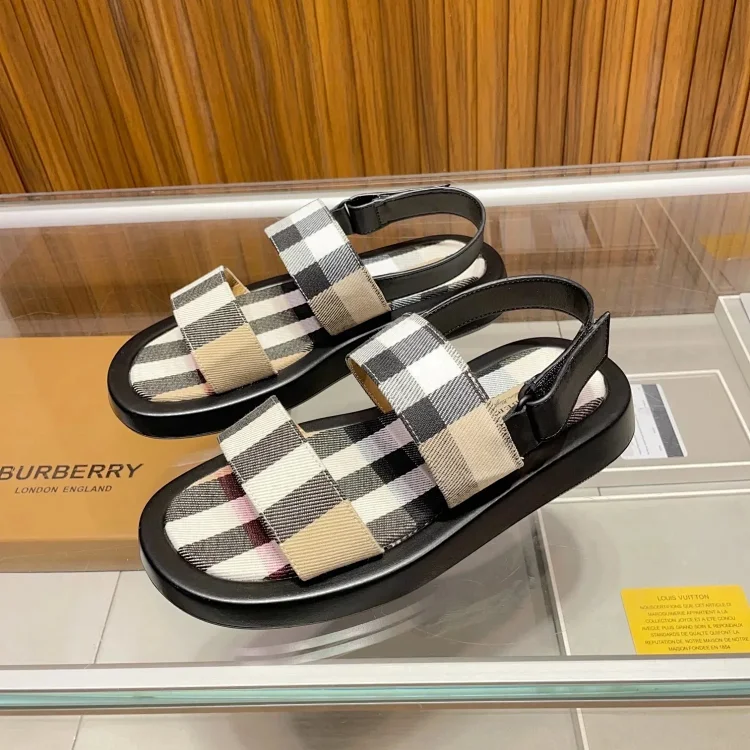  Burberry quality slippers/sho